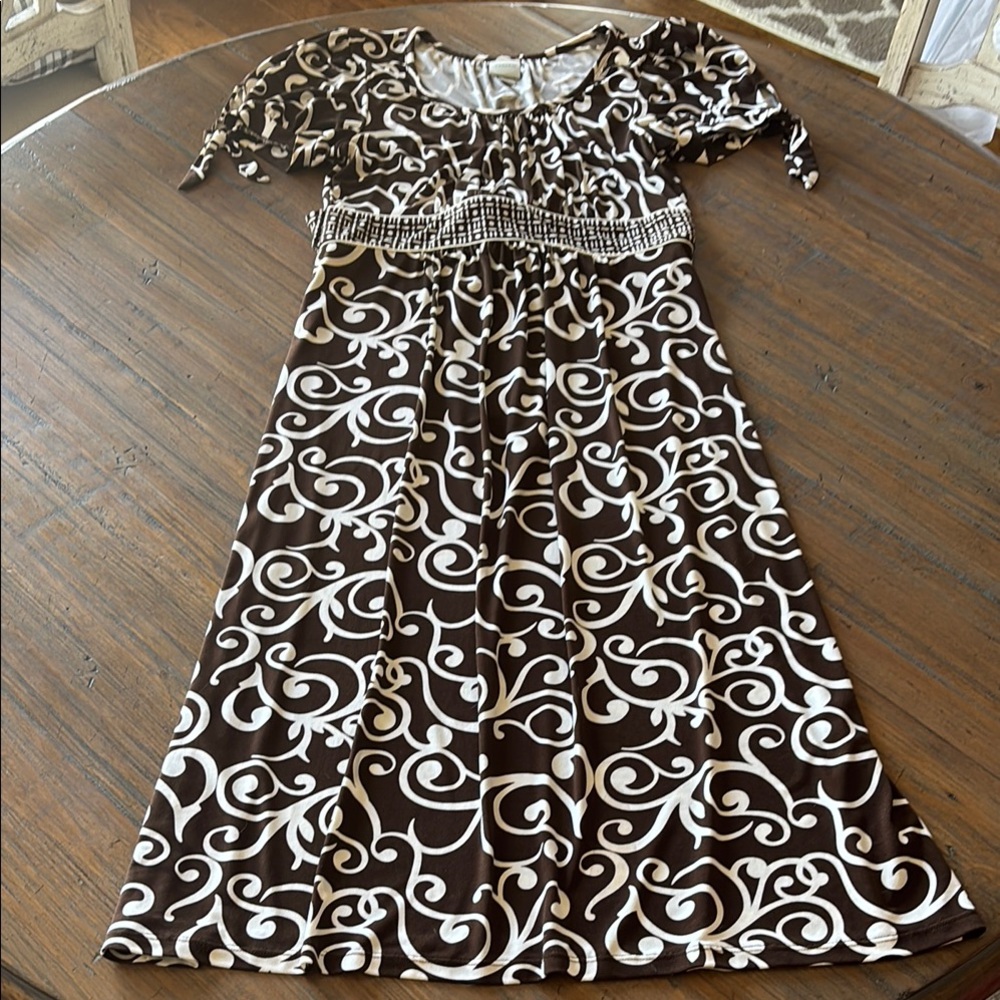 Merona size M Brown and White Swirl Pattern Dress